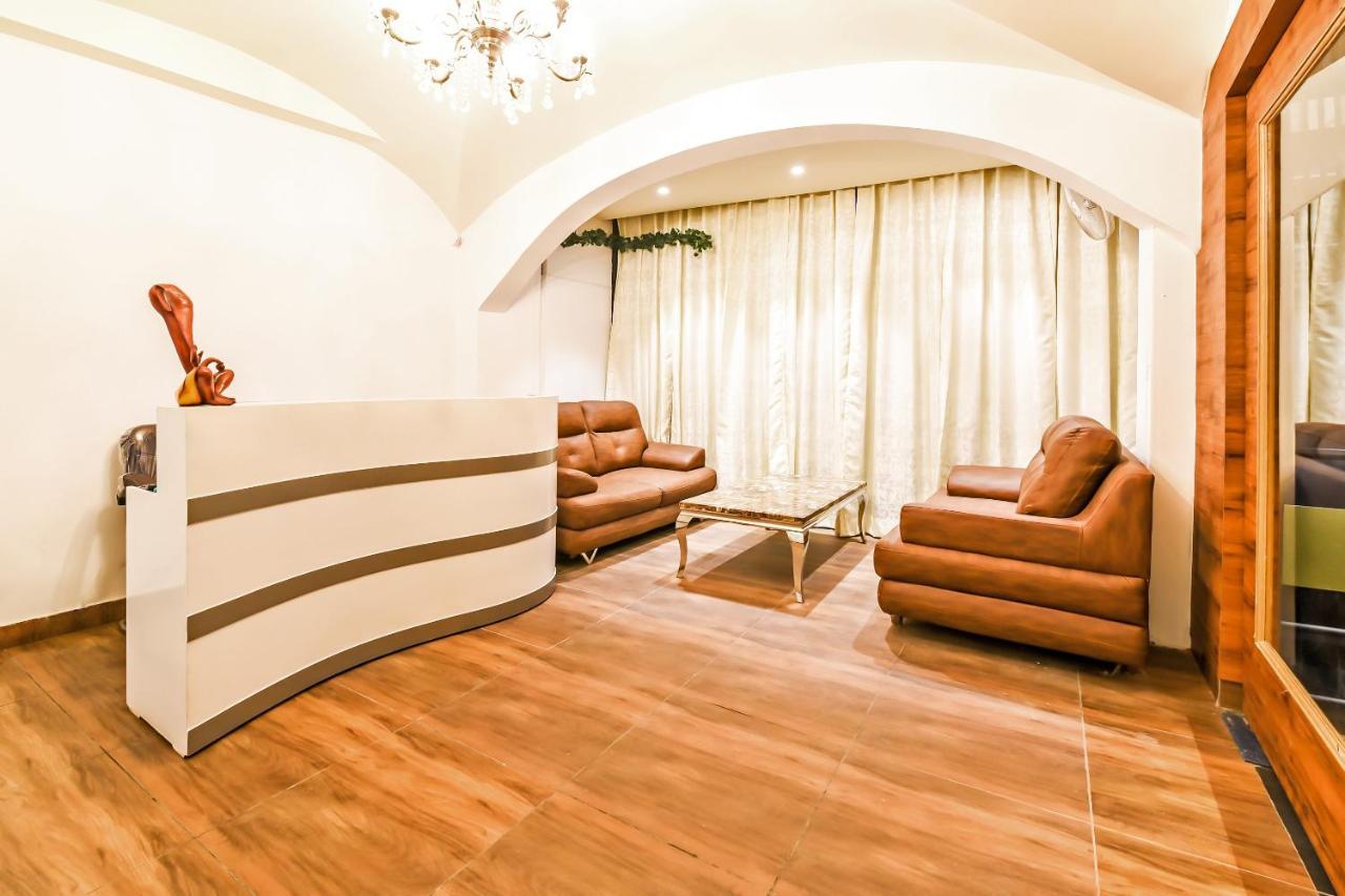 Capital O 19133 Oak Tree Hotel New Delhi Exterior foto